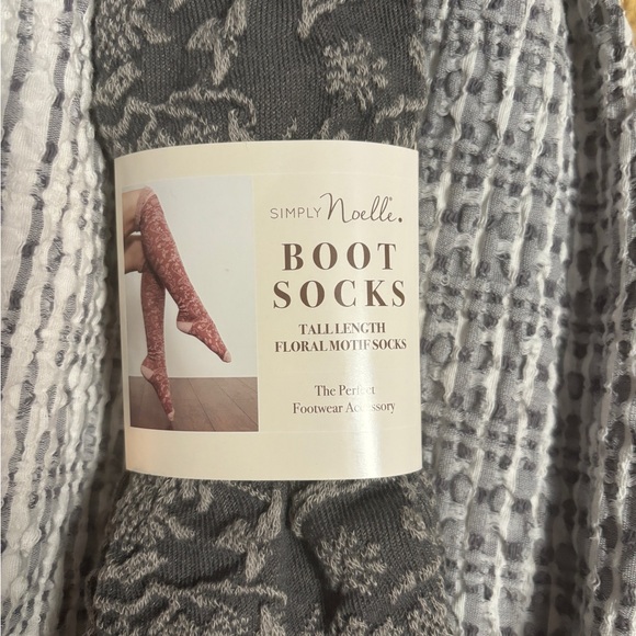 NWT grey lace boot socks - Picture 2 of 3